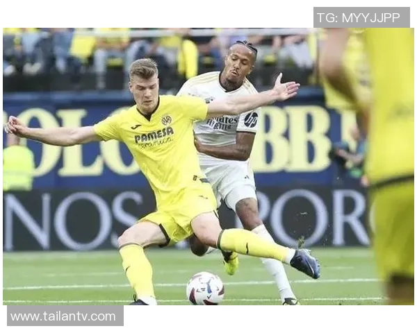 足球明星的传奇人生与绿茵场上的荣耀时刻电影回顾