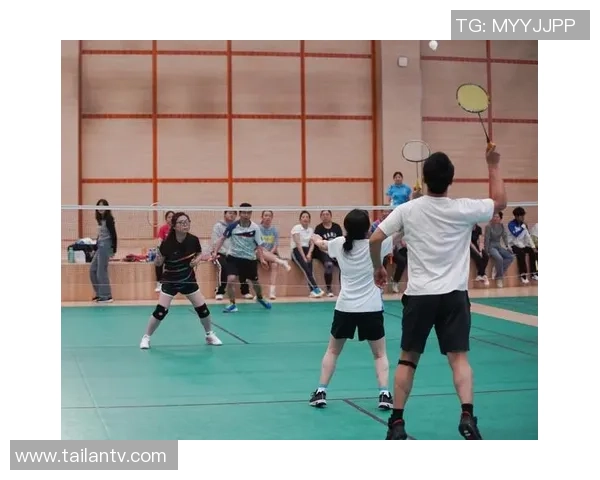 聚焦羽毛球：重庆羽毛球队的团队协作话题